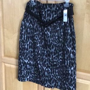 NWT Ladies Animal Print Skirt, 14